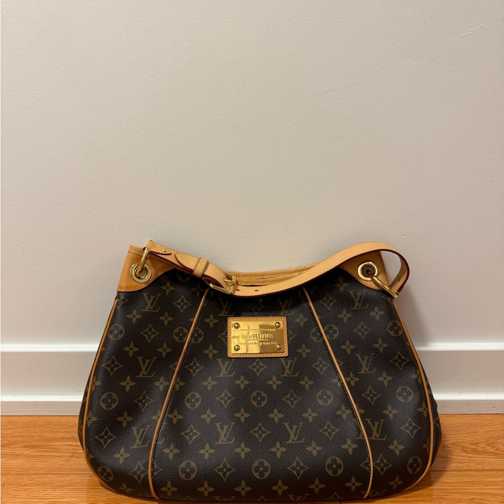 Louis Vuitton Galleria PM in Monogram